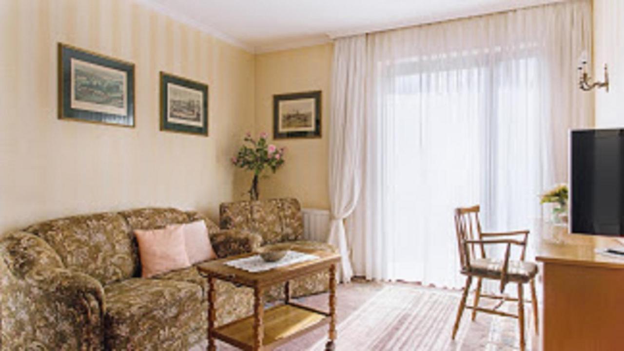 Hotel-Restaurant Lindenhof Kreuzwertheim Extérieur photo